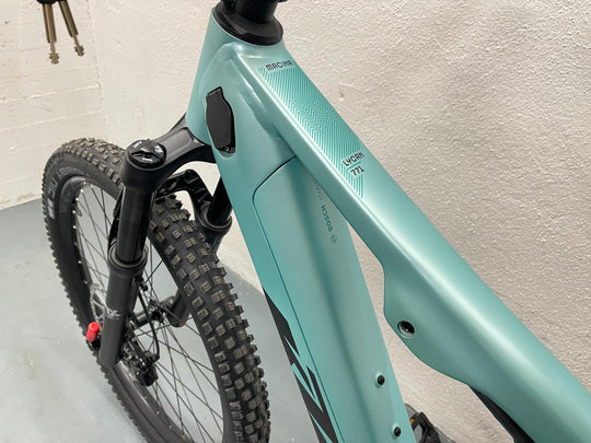 KTM MACINA LYCAN 771 GLORIOUS