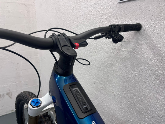 Cube Stereo Hybrid ONE77 HPC AT 800 actionteam