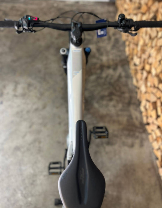 KTM MACINA LYCAN 772 starlight silver eBike