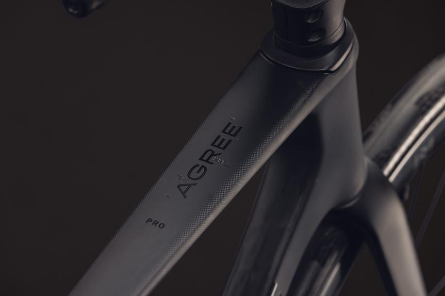 Cube Agree C:62 Pro carbon´n´black