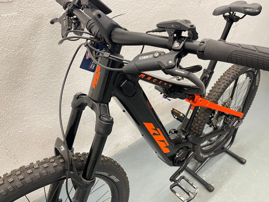 KTM MACINA LYCAN 771