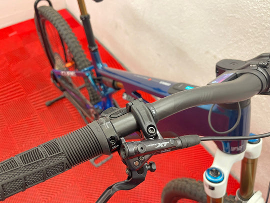 Cube Stereo Hybrid ONE77 HPC AT 800 actionteam