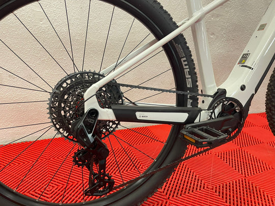 Cube Reaction Hybrid SLT 800