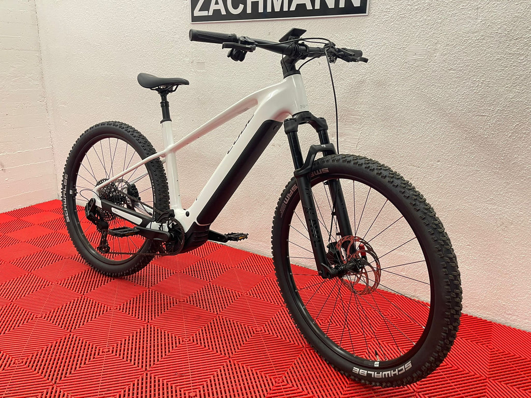 Cube Reaction Hybrid SLT 800