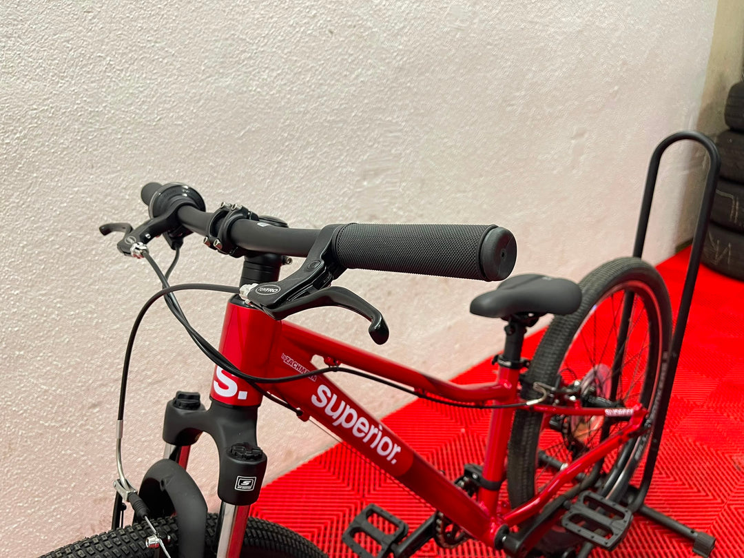 Superior RACER 24 Gloss Racing Red
