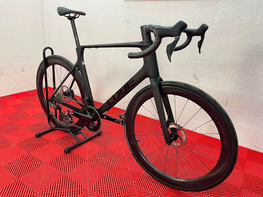 Cube Agree C:62 Pro carbon´n´black