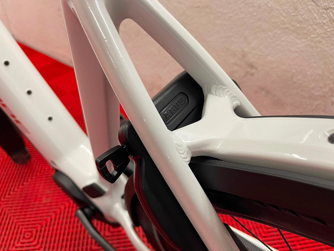 Cube Kathmandu Hybrid Deluxe Pro 800 metallicwhite´n´chrome