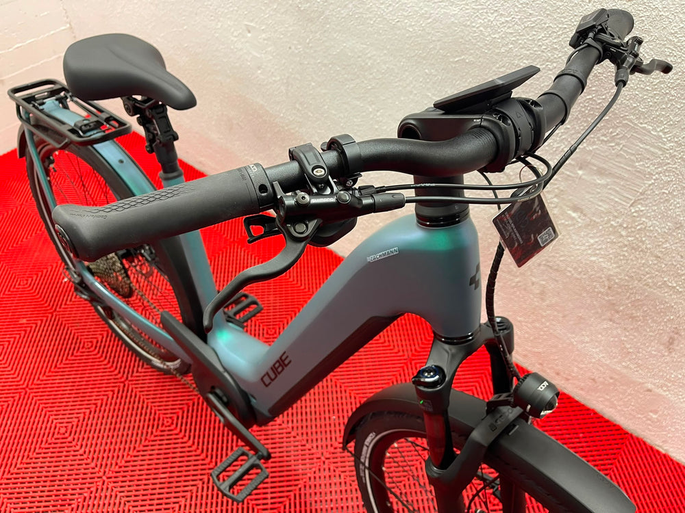 Cube Kathmandu Hybrid Pro 800 smaragdgrey´n´black