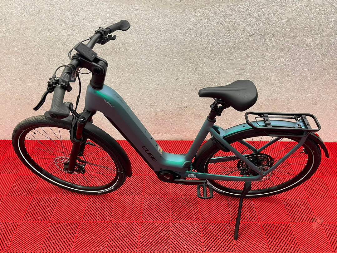 Cube Kathmandu Hybrid Pro 800 smaragdgrey´n´black