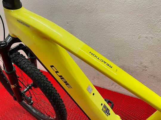 Cube Reaction Hybrid Race 800 bananasplit´n´black